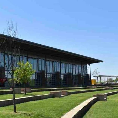 One-Of-A-Kind Smart, Cookie Themed Home For Up To 6 Clarksville Exterior photo